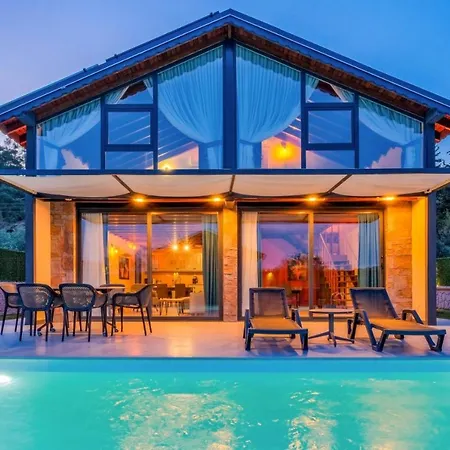 Blue Heaven Hotel 4*
